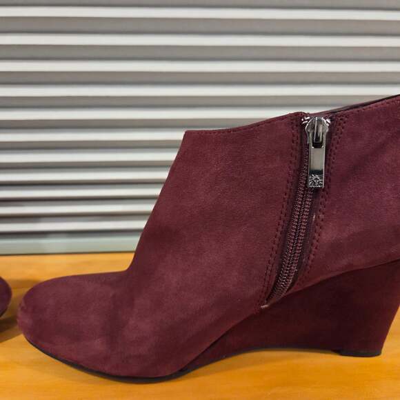 Anne Klein Trumble Boots Womens 9M Burgundy Wedge Ankle Boots Zip Up - Picture 4 of 10